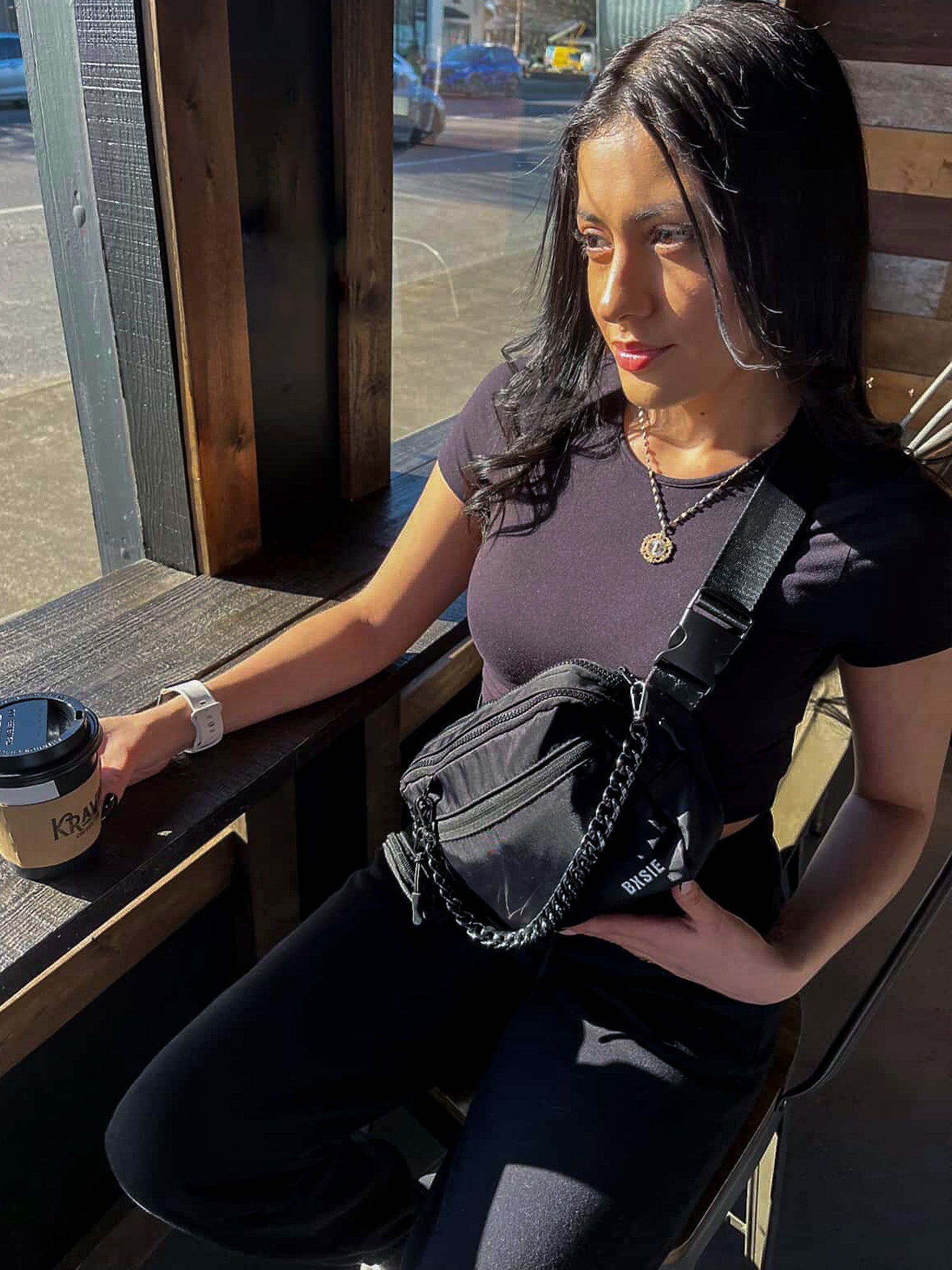The Best Kindle Belt Bag for Readers On the Go (Fits Kindle Paperwhite + iPad Mini)