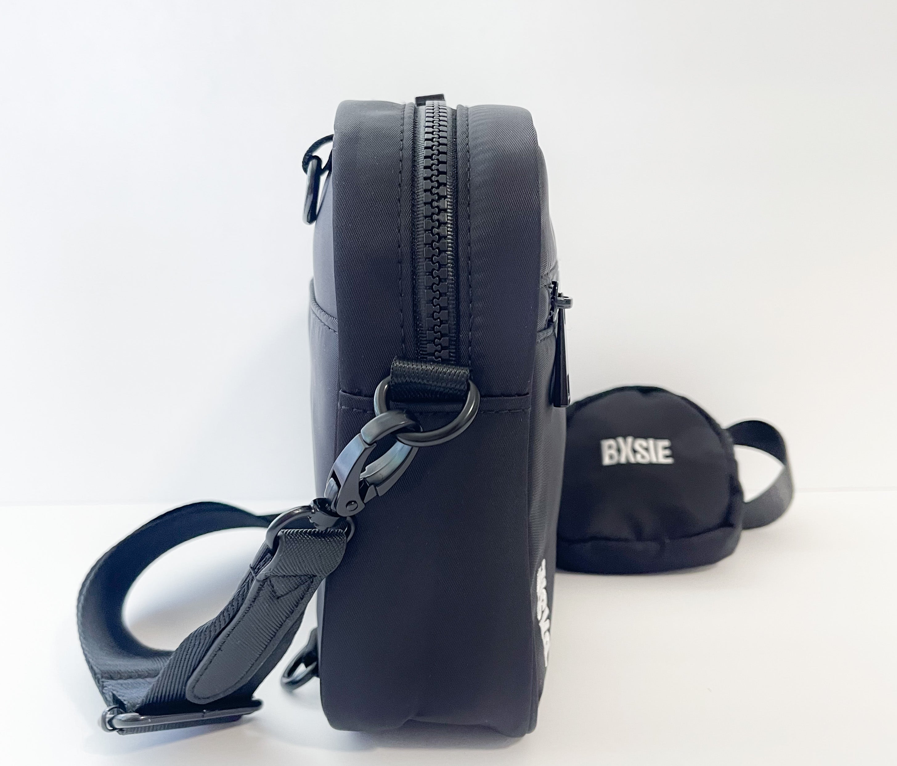 【NONCODE】Plano Basic Cross Bag Pacsafe® RFIDsafe™ RFID blocking tech crossbody | Pacsafe